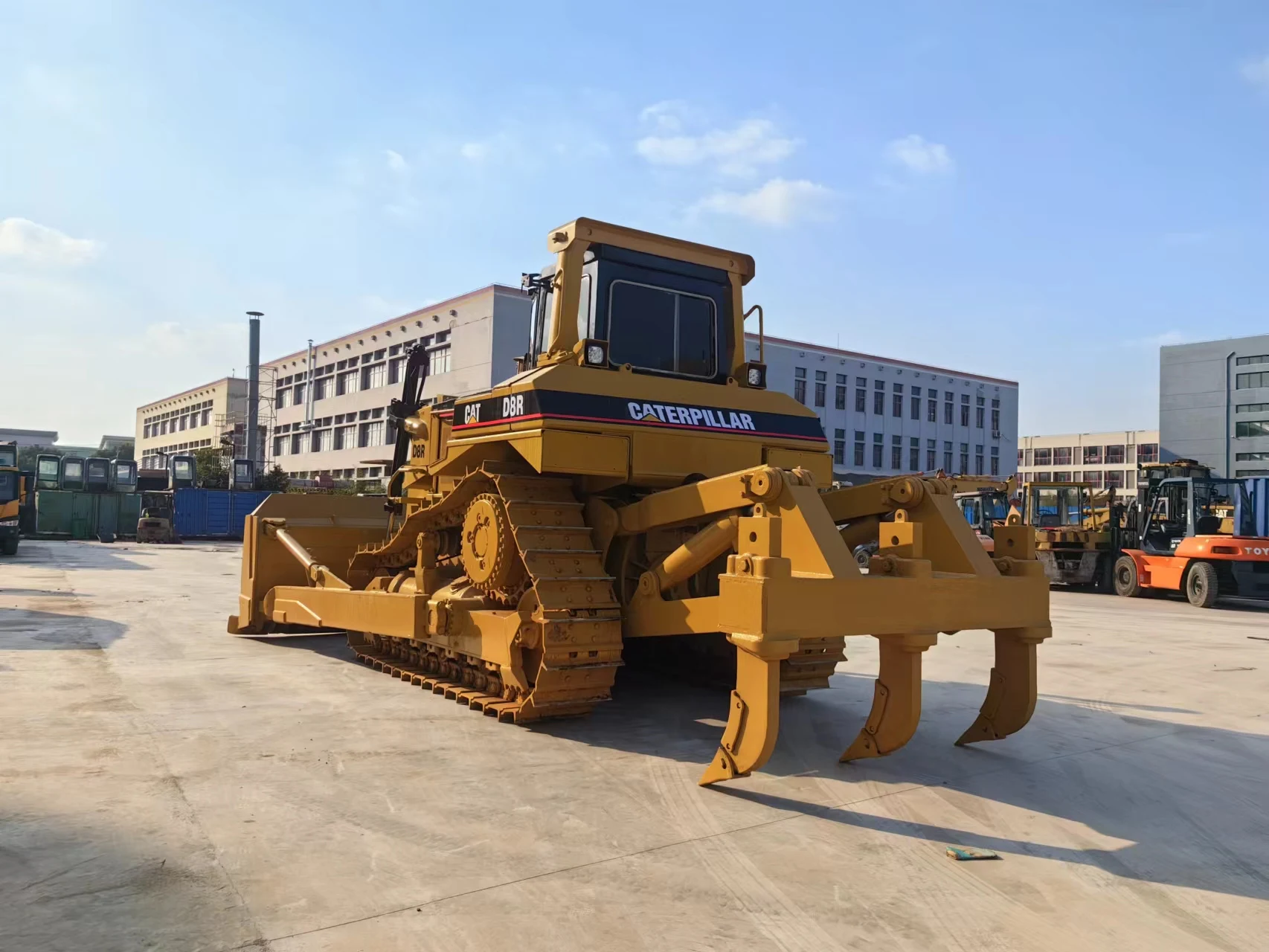 Second Hand CAT D8R Dozer Japan Crawler Caterpillar Bulldozer CAT D8R Used Bulldozer Machine