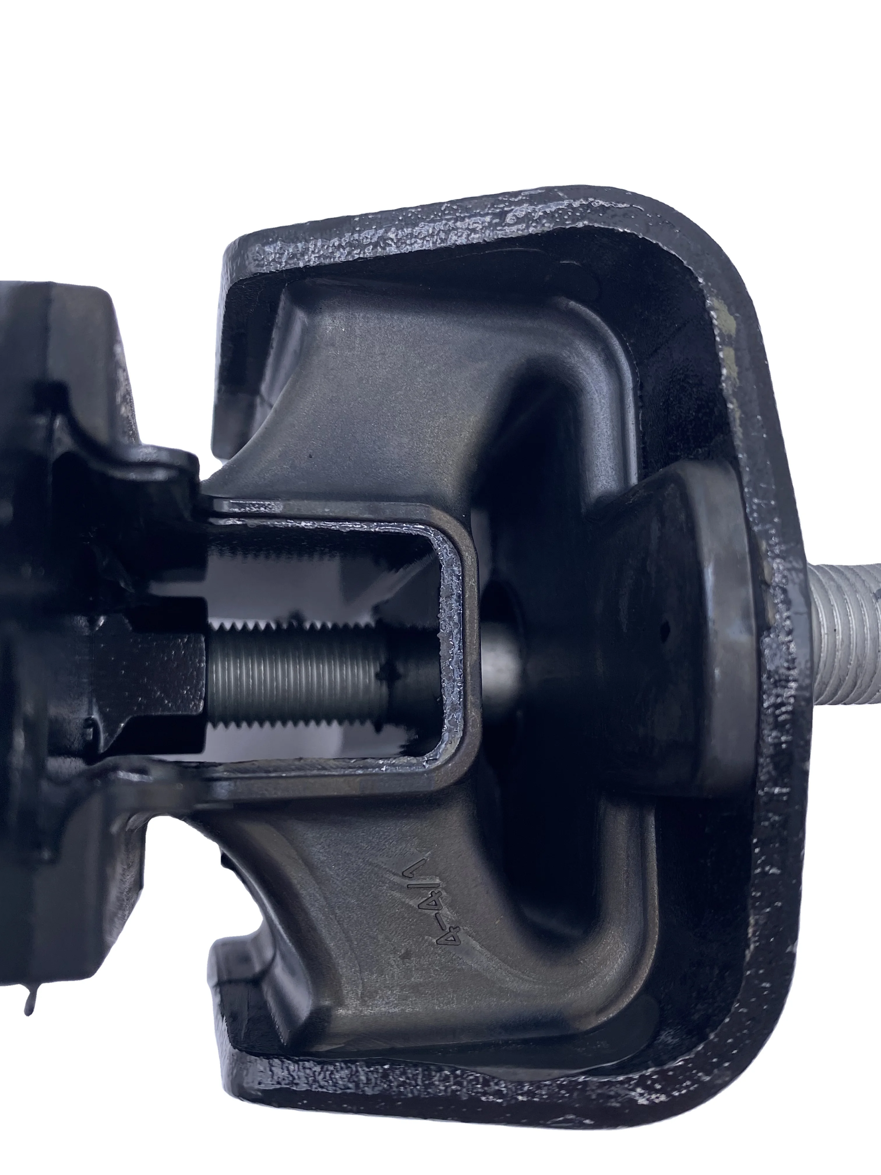 OEM 11320-VL30A 11320VL30A Car Spare Parts Auto Rear Rubber Engine Mount Mounting For NISSAN NAVARA D22 D21 KA24