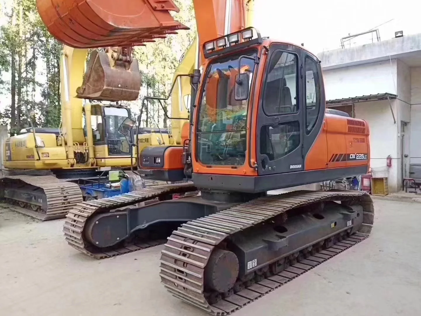 Б/у экскаваторы doosan dx225lc 22ton хорошее состояние для продажи по низкой цене