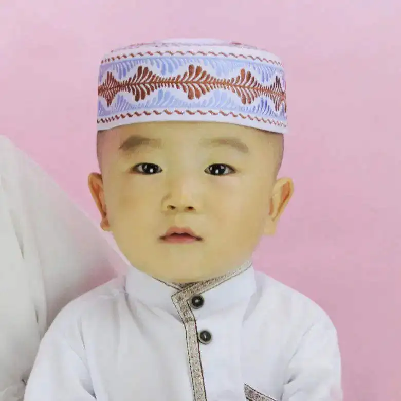 2023 New Design Embroidery Muslim Hat Uae Hat Ramadan Eid Flat Top Islam Prayer Religious Worship Cap