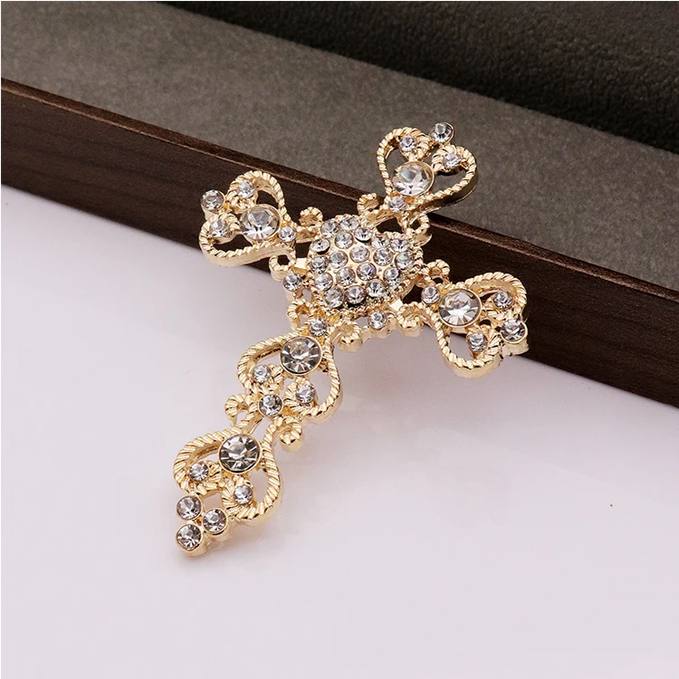 Souvenir Custom Luxury Metal Brooch Pin Crucifix Cross Badge Fashion Crystal Rhinestone Decorative Lapel Pins For Clothes