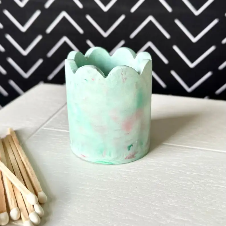 ceramic holder for match Handmade Scalloped Edge Matchstick Holder with Striker Pad  match jar custom