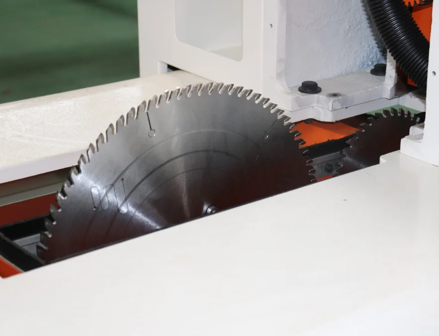 HUAHUA NP330 Automatic CNC Computer Wood Cutting Panel Saw Machine