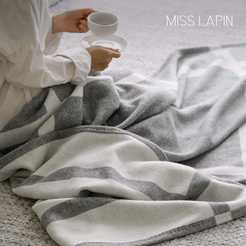 Custom  Wholesale super Sofa Textured Throw Cover Blankets Soft Bed End Light Luxury 100%Wool Green Throw Blanket