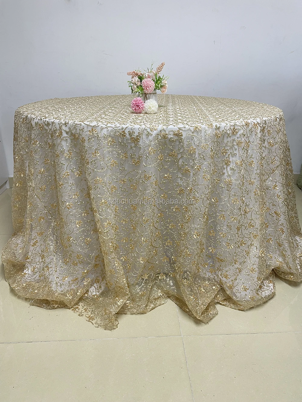 Luchuan new style tablecloth with gold thread bohemian tablecloth cheap lace table overlays