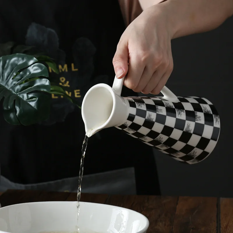 
Mfashion Japanese kitchen large ceramic oil bottle 800ml soy sauce vinegar storage bottle sake bottle container 