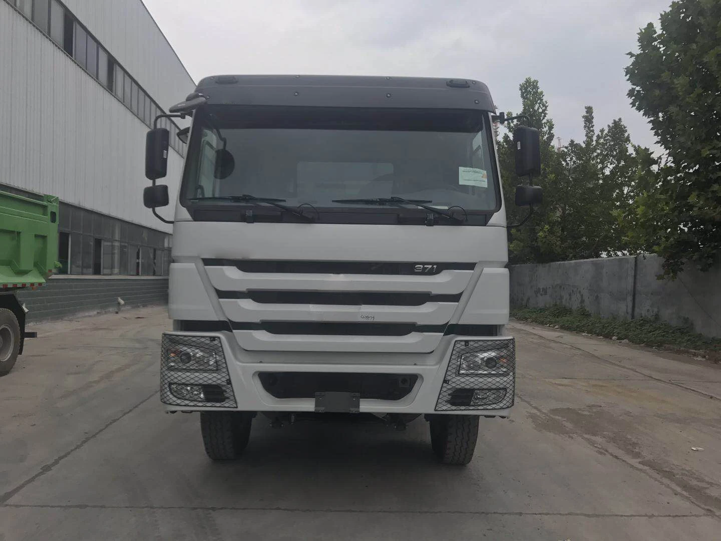 Cheap Price Diesel Engine 371HP Big Axles 6x4  Howoo A7 Dump Truck