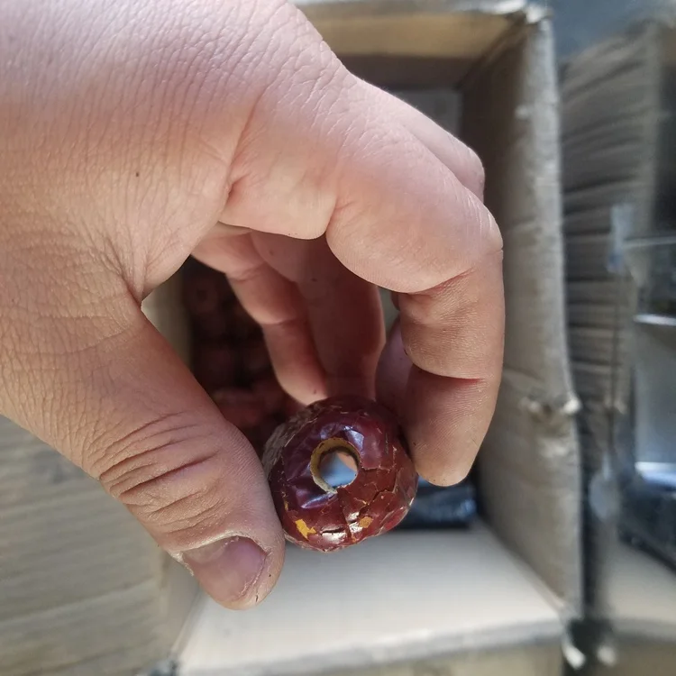 
Dates seeds pitting removing machine 