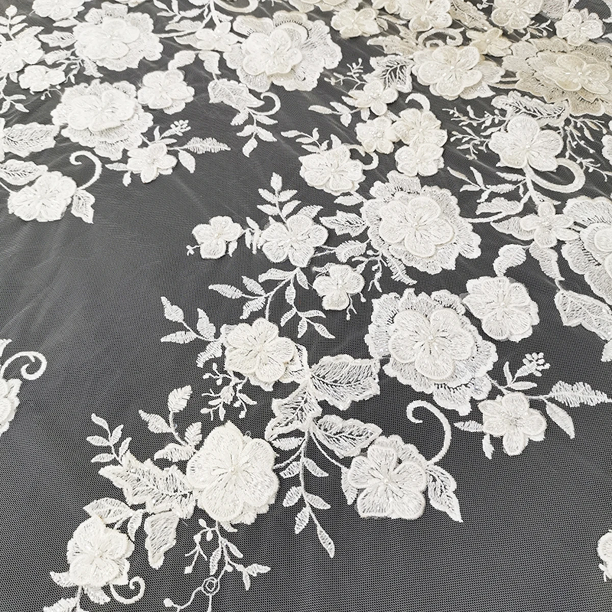 Good Quality African Floral Design White Bridal Embroidery Beaded Tulle Mesh 3D Flower Elegant Wedding Dress Crystal Lace Fabric