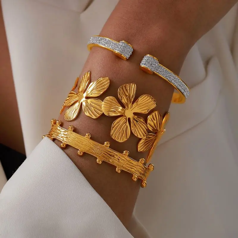Accessories Women Permanent Jewelry Tarnish Free 18k Pvd Gold Plated 316l Stainless Steel Flower Bracelet Bangle For Women