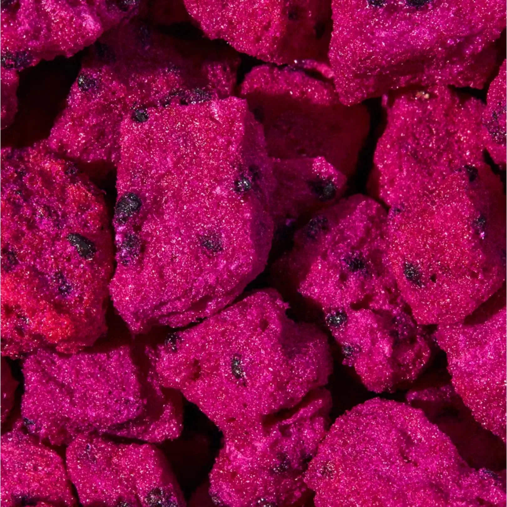 High Quality Dry Food Dragon Fruit Freeze Dried Pitaya Dices Freeze Dried Red Pitaya Cube