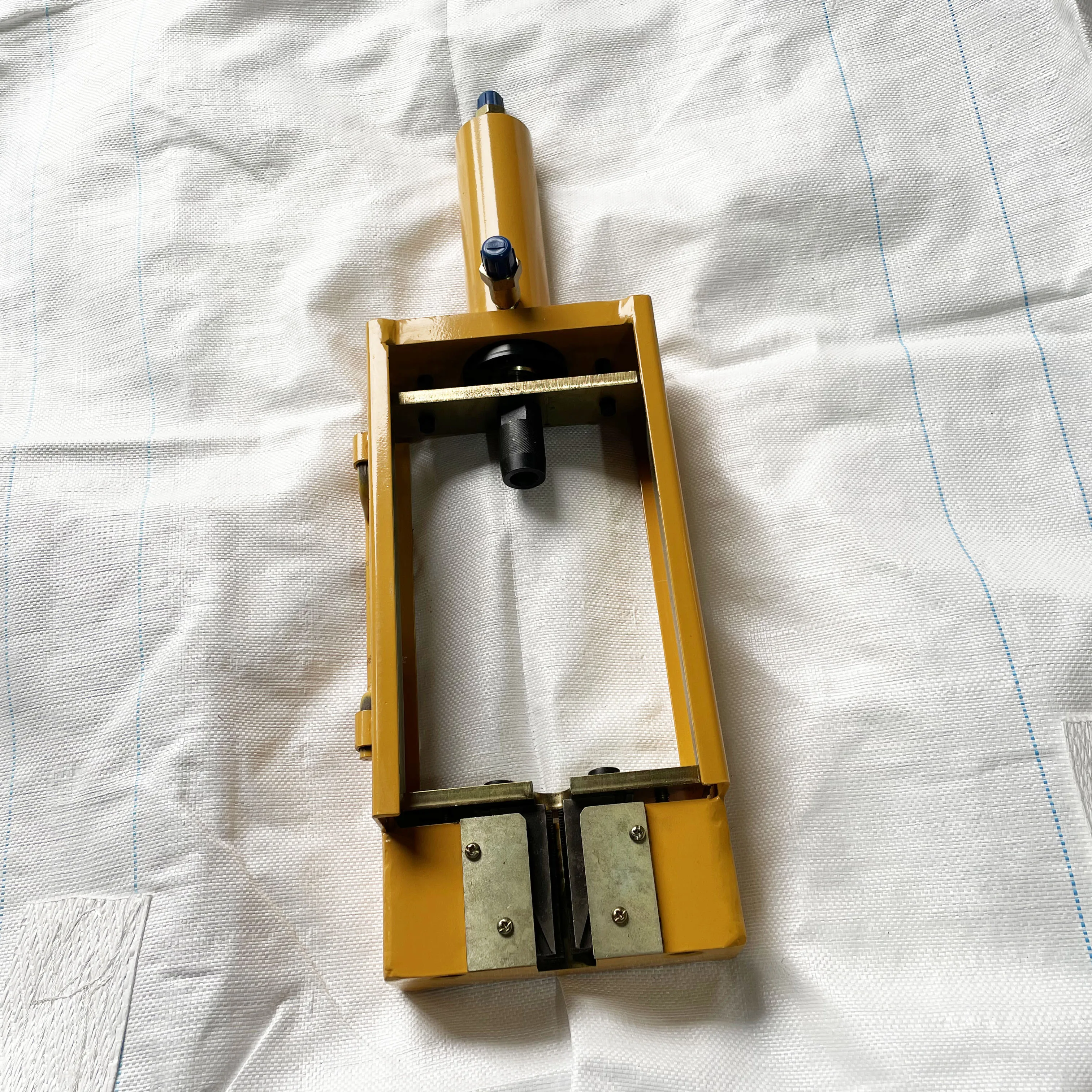 China supplier bulb embossing machine building material post tension work 12.7mm 15.2mm steel strand