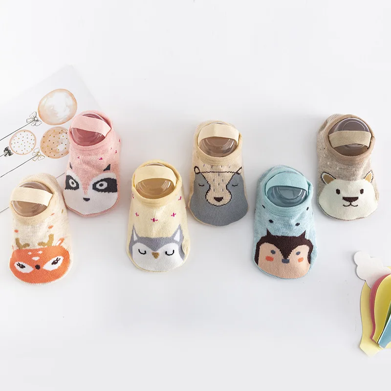 Wholesale hot sale comfort cotton anti slip toddler socks non skid ankle cartoon animal pattern baby non slip cute socks