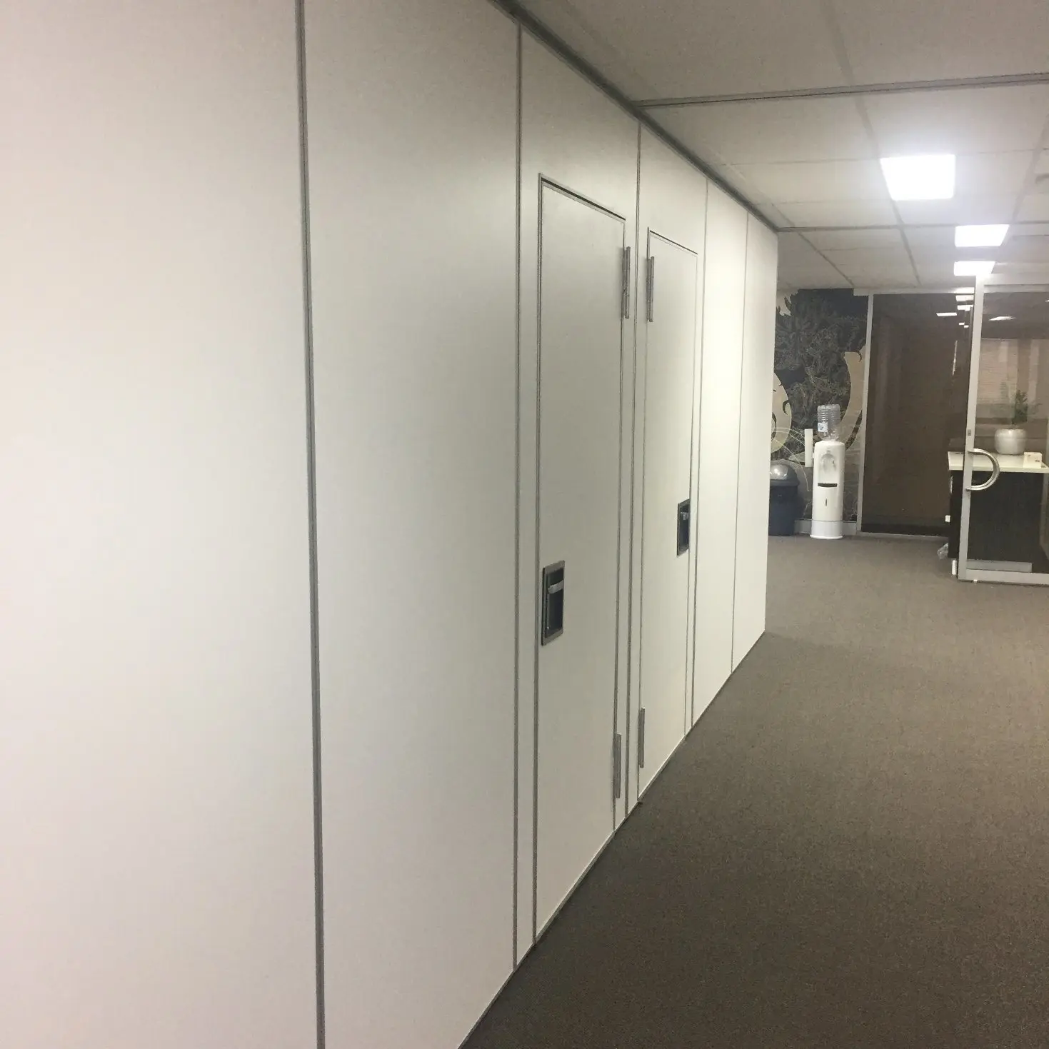 Chinese style removable wood office partition conference hall meeting room operable wall soundproof sliding division wall