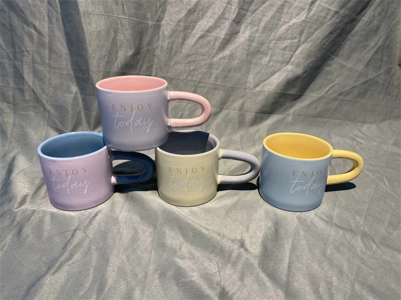 Цветная глазурь ZSC с ручкой в форме сердца Новая китайская керамическая кофейная кружка наклейкой наслаждайтесь сегодня