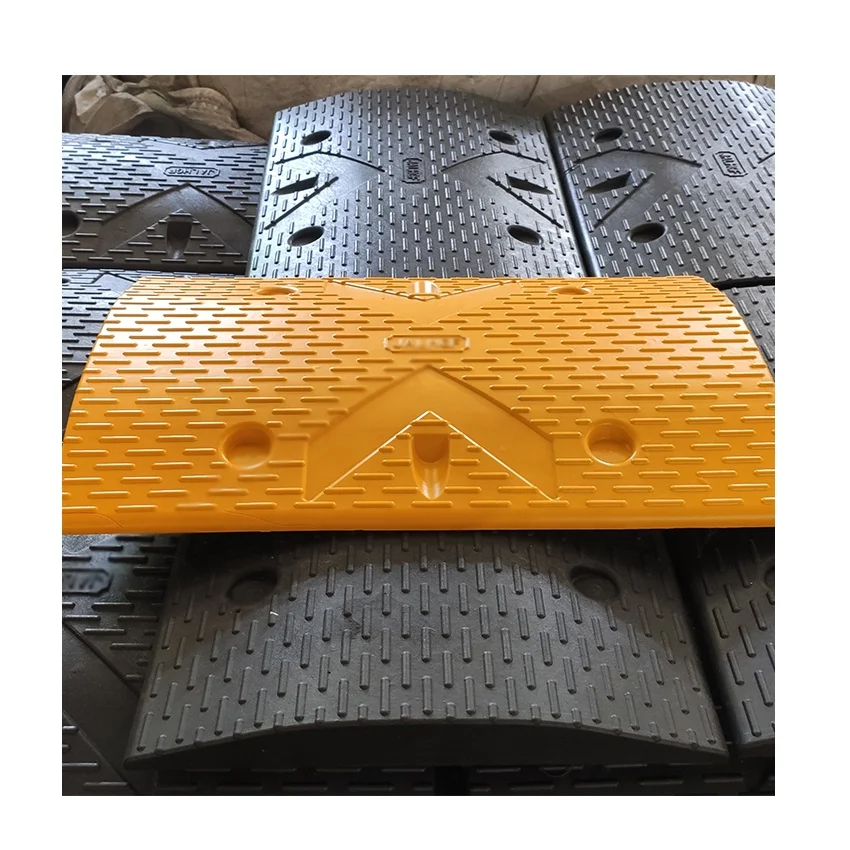 YCTRAFFIC rubber speed breaker yellow /black rubber speed hump Road Speed Bump/Hump