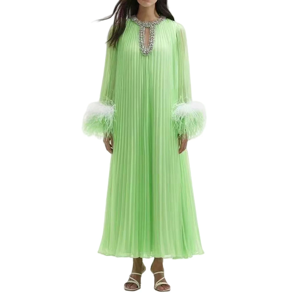 TWOTWINSTYLE Hot Selling Temperament Dress with Ostrich Fur Decoration Loose Long Skirt with Diamond Studded Neckline Dress