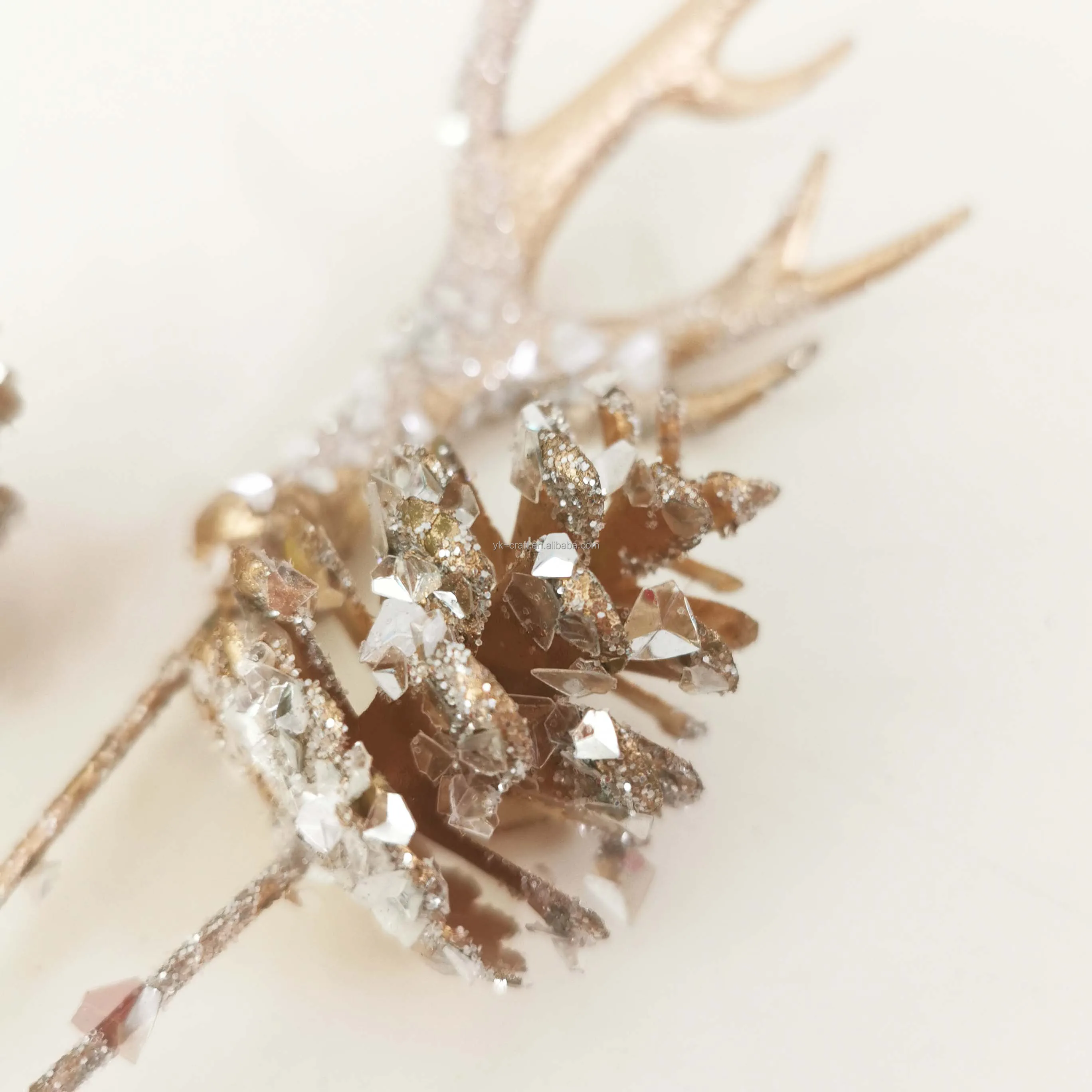 Handicraft Antlers Pine Cone Christmas Pick Plastic Floral Pick With Scattered Glass Diamond Artificial Pinecone Pick For Decor