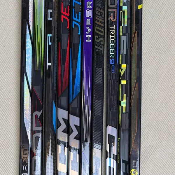 The kids hockey stick from Factory Wholesale is a carbon fiber mini small ice with Flex 70/77/87/102 Composite Stick