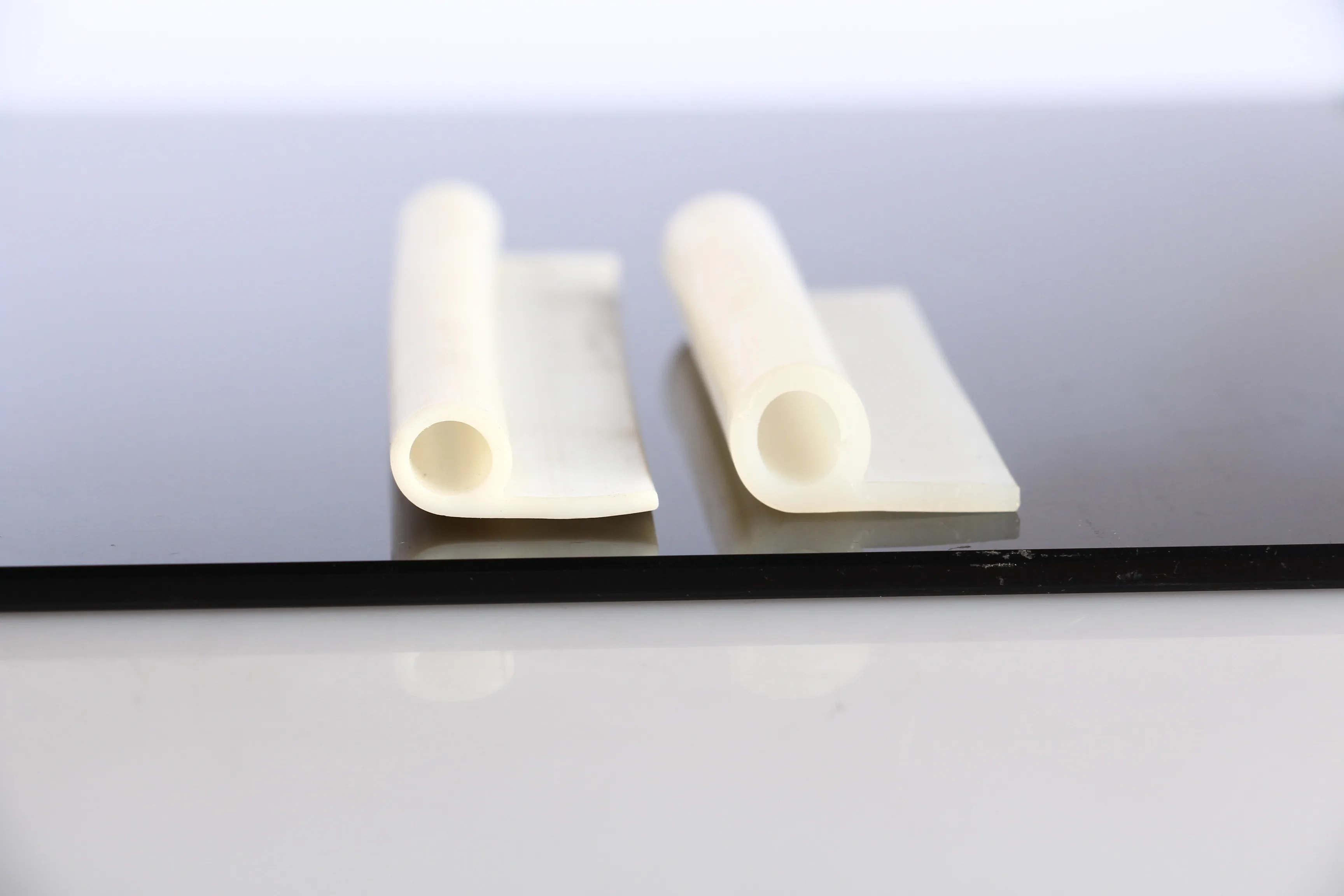 P type silicone door rubber sealing strip