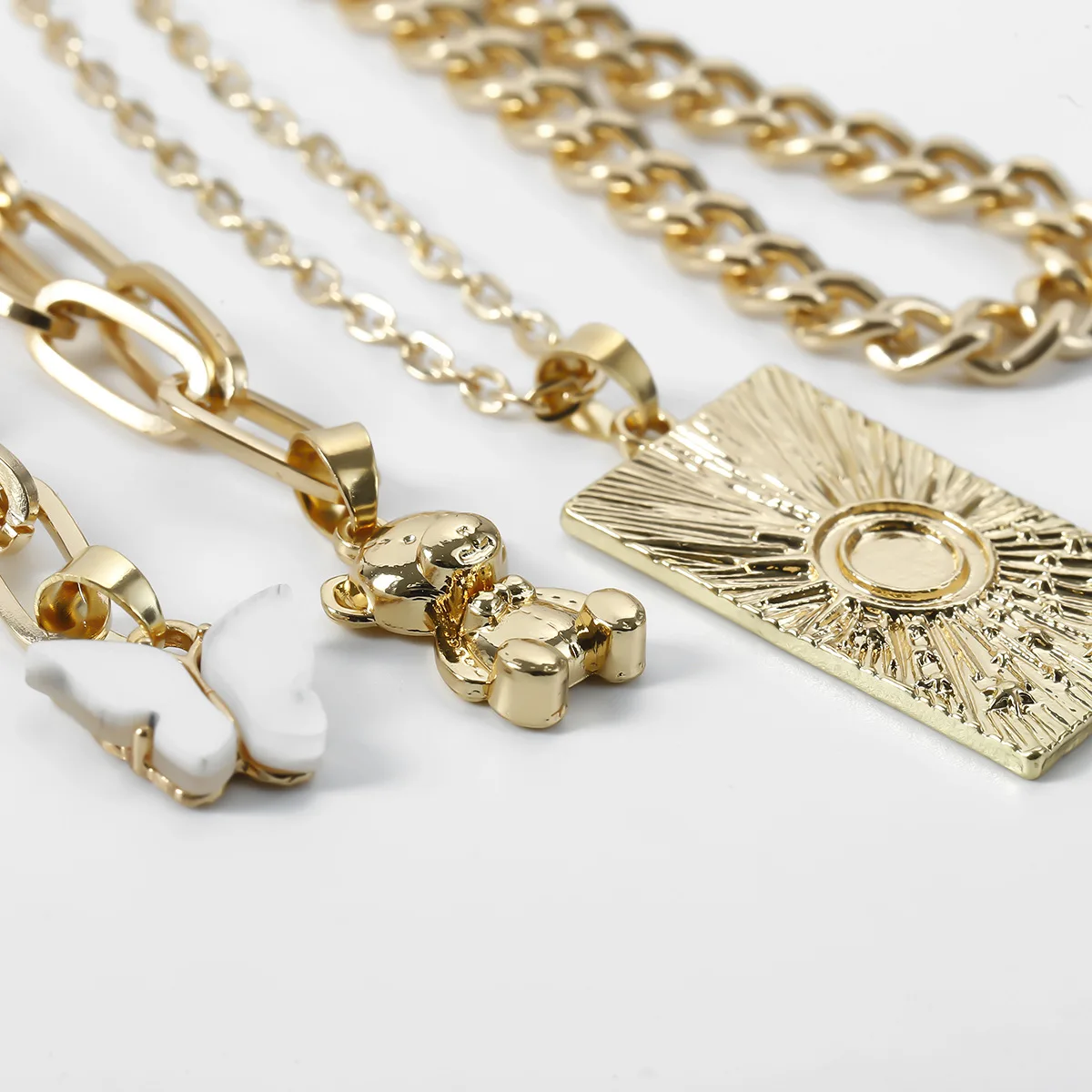 
60113 Europe and America Jewelry 2020 Layered Custom Butterfly Bear Cross Gold Chain Chunky Fashion Women Pendant Necklace 