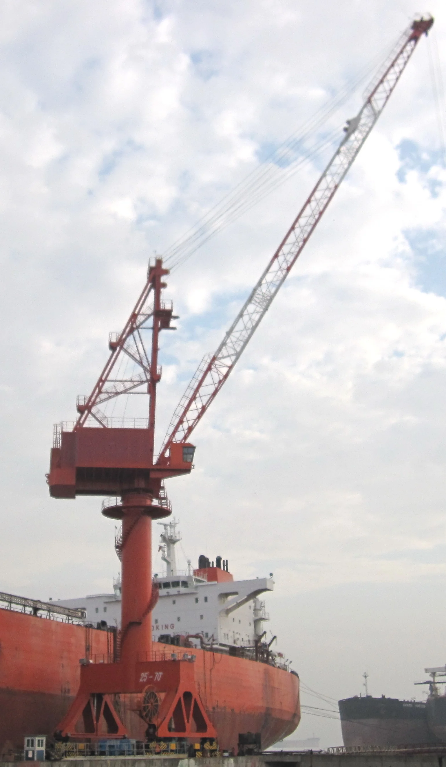 35T Mobile Harbour Container Lift Portal Crane 40T Hydraulic Pedestal Single Jib Portal Crane