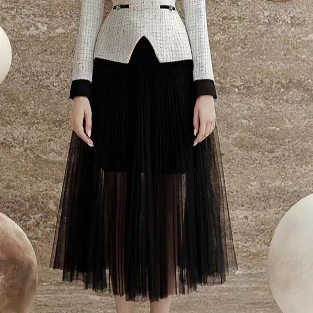 Vietnam niche 2023 early spring new design sense elegant lady of note elegant pleated light yarn set long dress