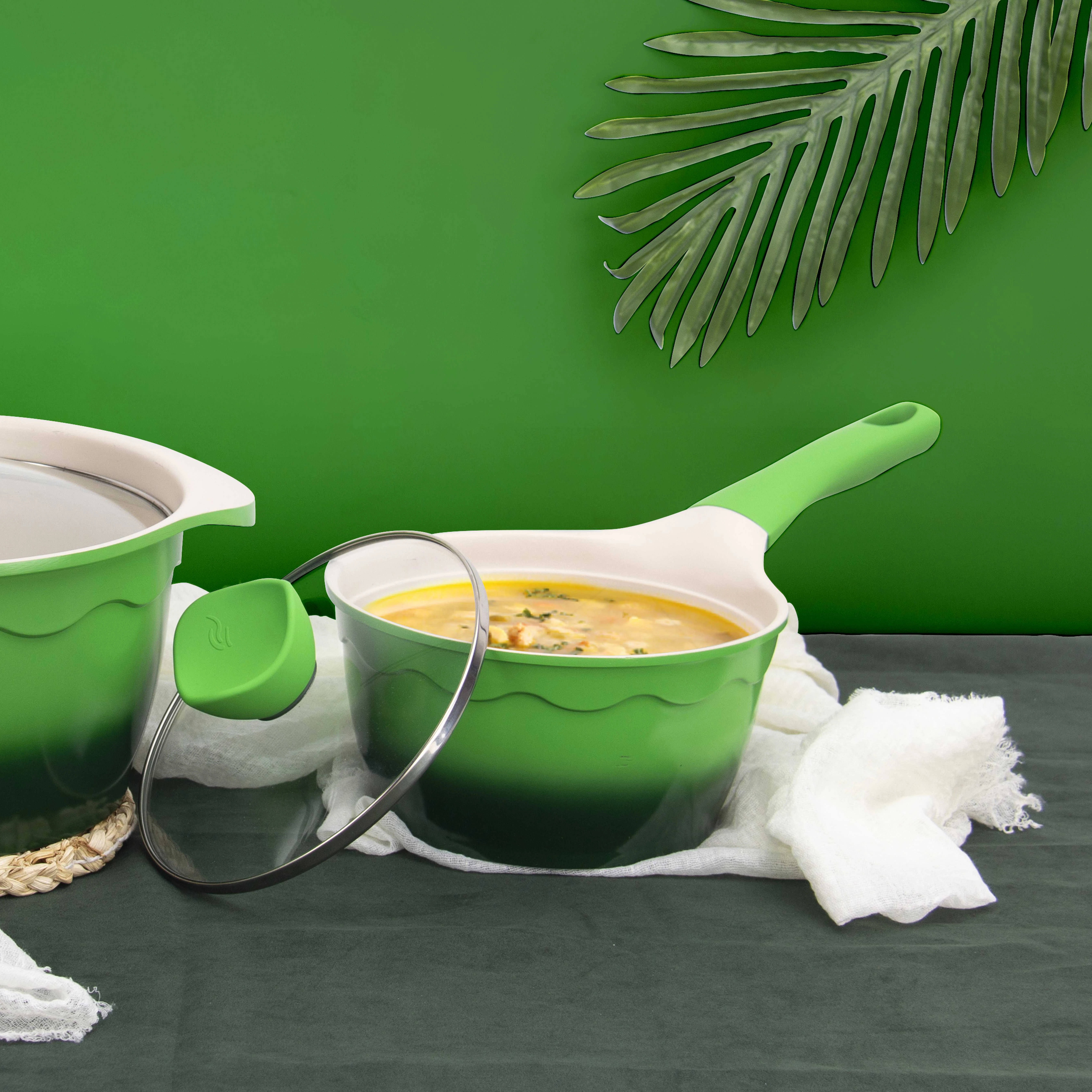 2022 New Desgin Factory Direct Sales Triply Non Stick Green Aluminum Saucepan With Lid Cookware Sauce Milk Pan Kitchen Set