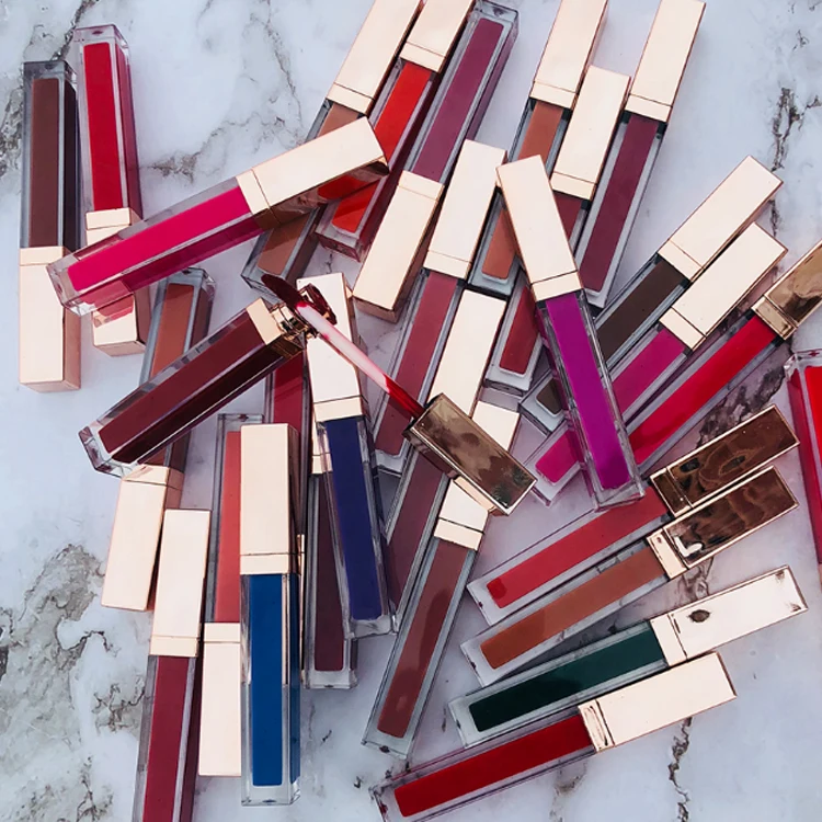 Макияж телесный блеск для губ создает собственную фирменную антипригарную жидкую помаду