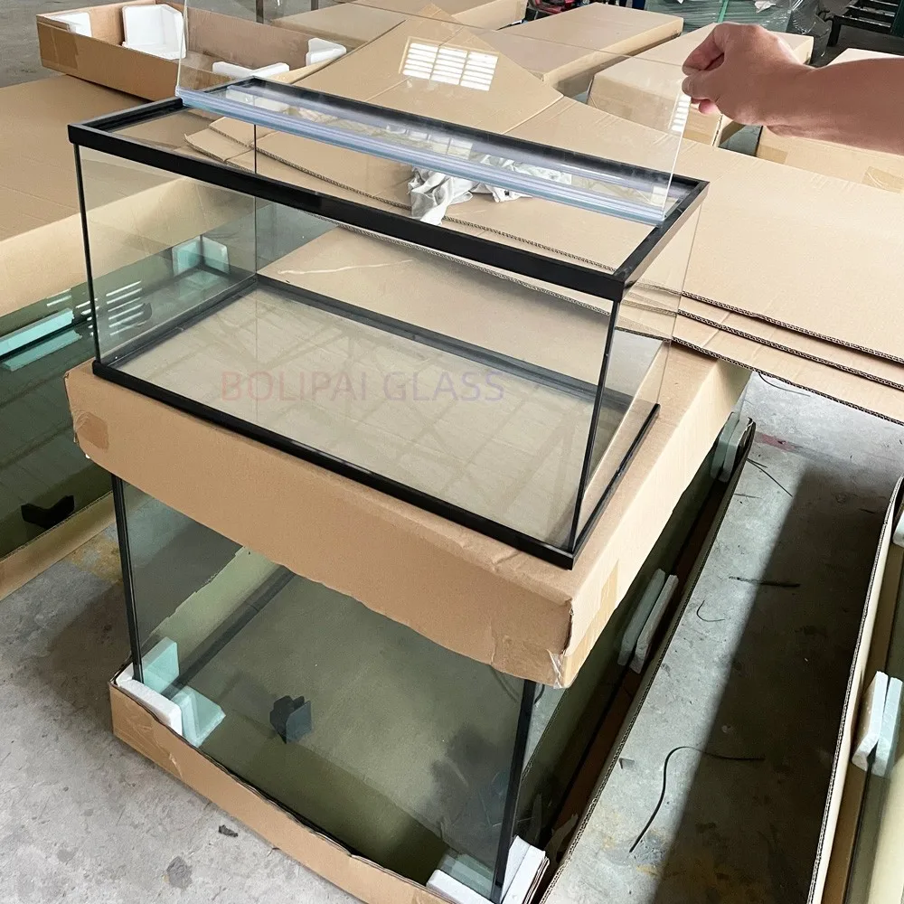 The small untra-clear tempered glass fish tank
