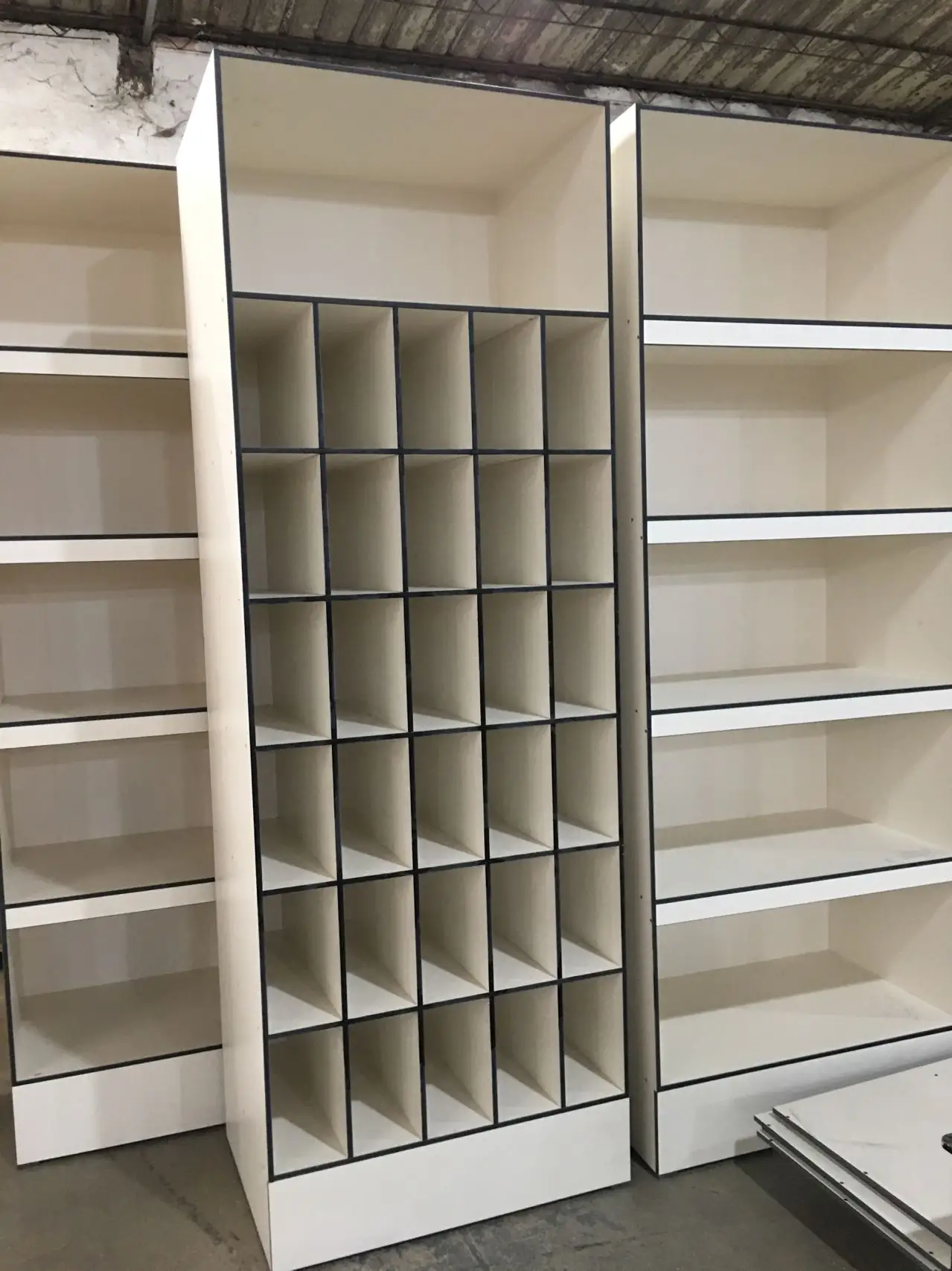 HPL shelve for hospital.jpg
