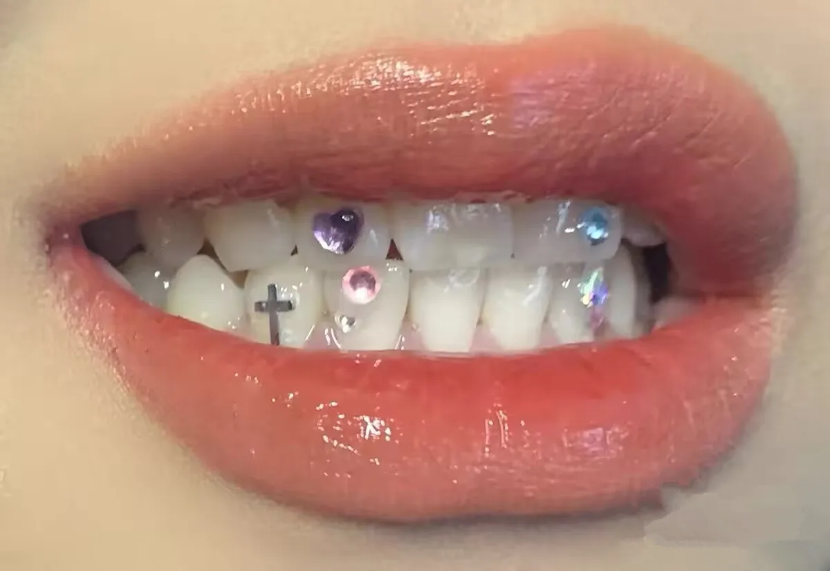 Free glue supply crystal dental use teeth decoration crystal Tooth Gems Crystal for salon/clinic