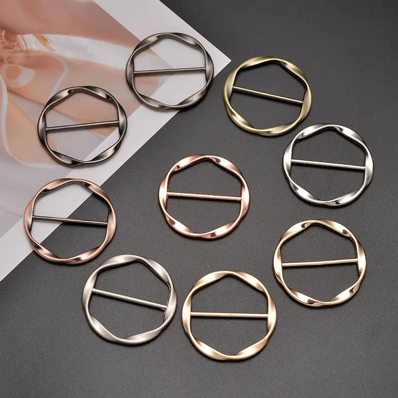 Hot Selling Silk Scarf Ring Clip T-shirt Tie Clips for Women Fashion Metal Round Circle Clip Buckle Clothing Ring Wrap