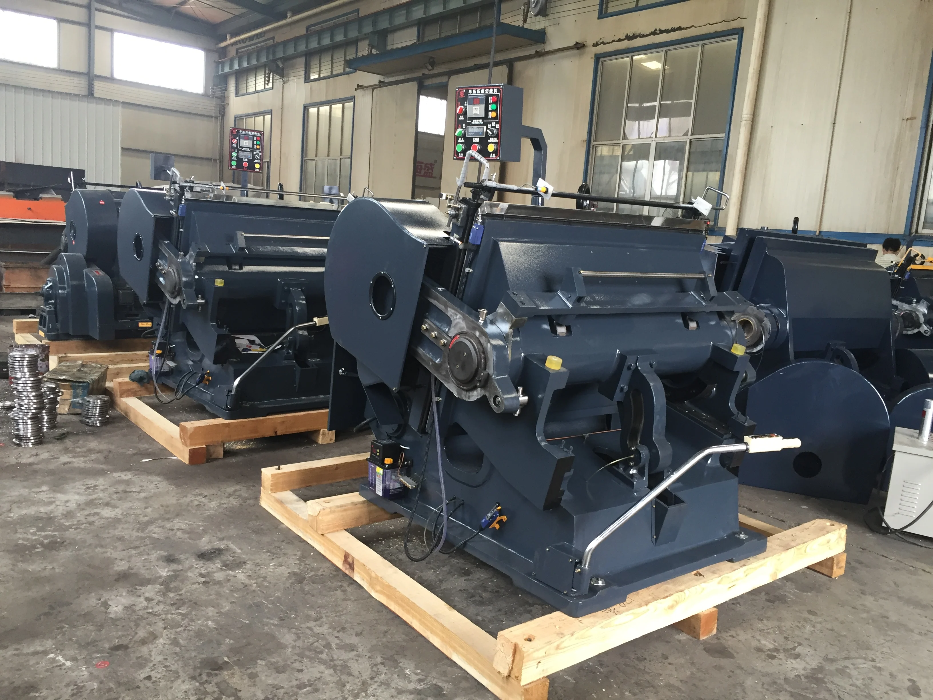 ML 1200 semi- automatic paper plate die cutting machine  corrugated  carton box die-cutting punching machine