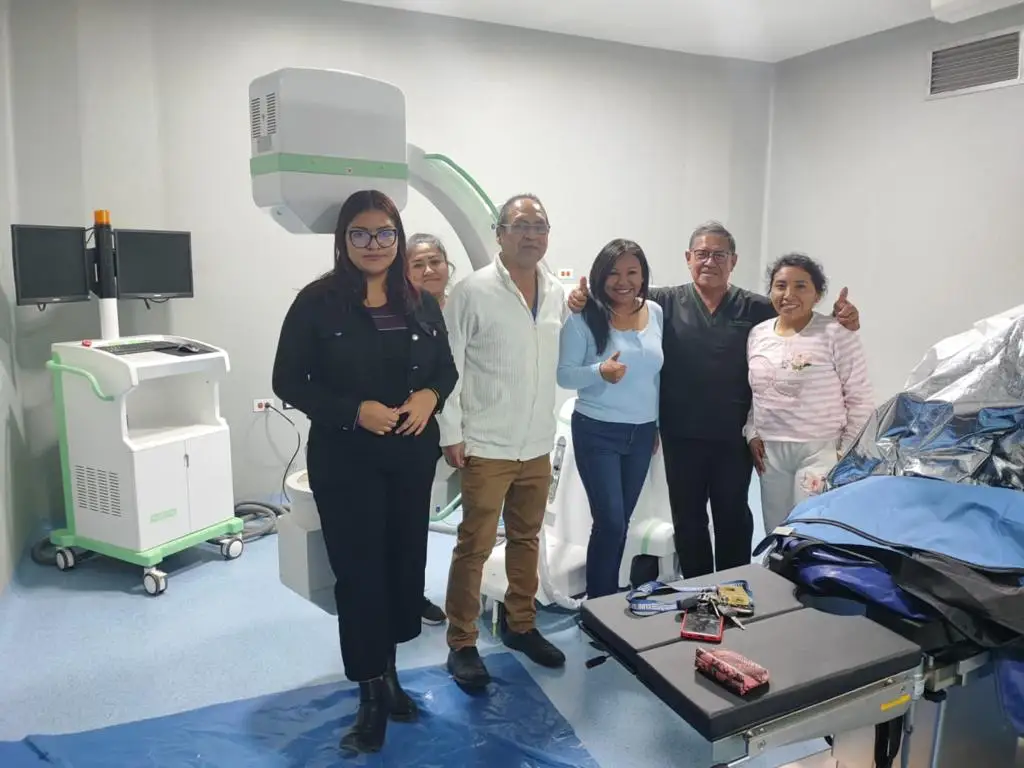 Perlove Medical New Design  Digital Fluoroscopy And Radiography System Surgical C Arm With High-power Generator