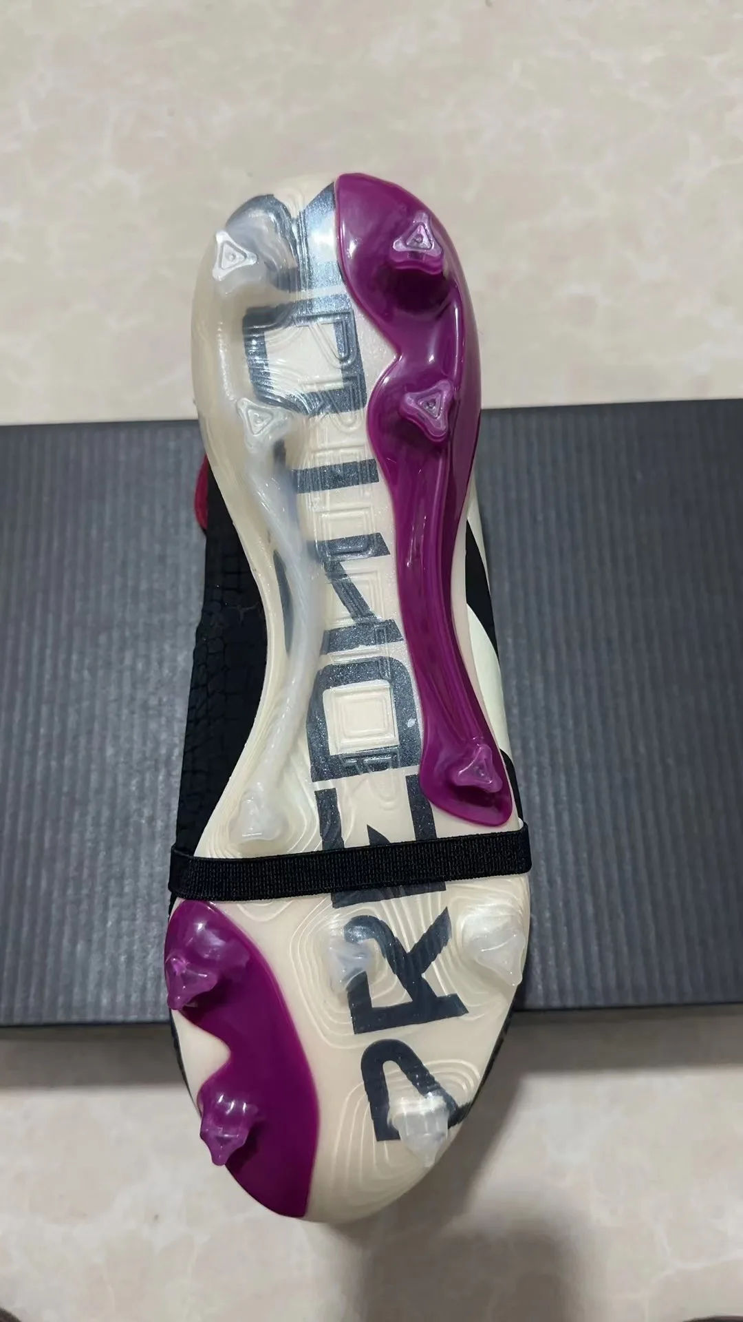 2024 factory new brand mens boots predator accuracy+ FG soccer shoes football cleats cheap top quality football soccer shoes