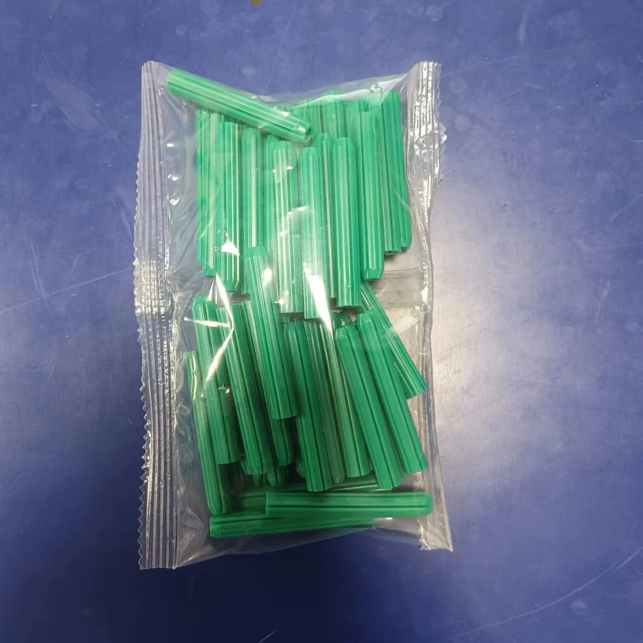 new product ideas 2024 plastic anchors plastic wall plug with fixing nail dowel plastic