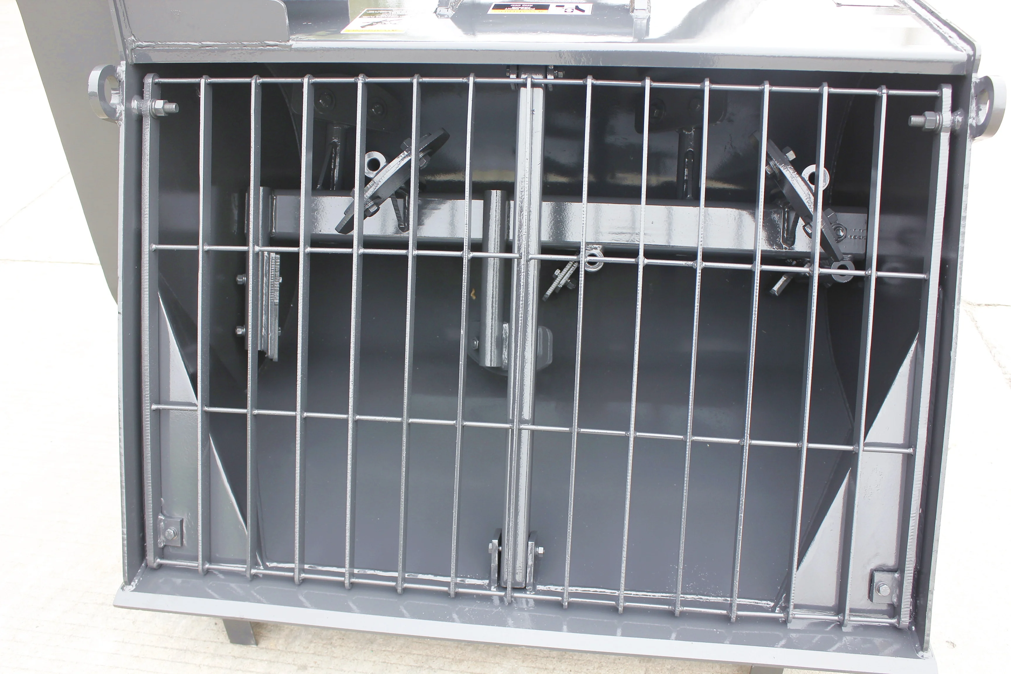 Cheap Price labour-saving HCN brand cement mixing equipment & concrete mixer bucket for slop road construction