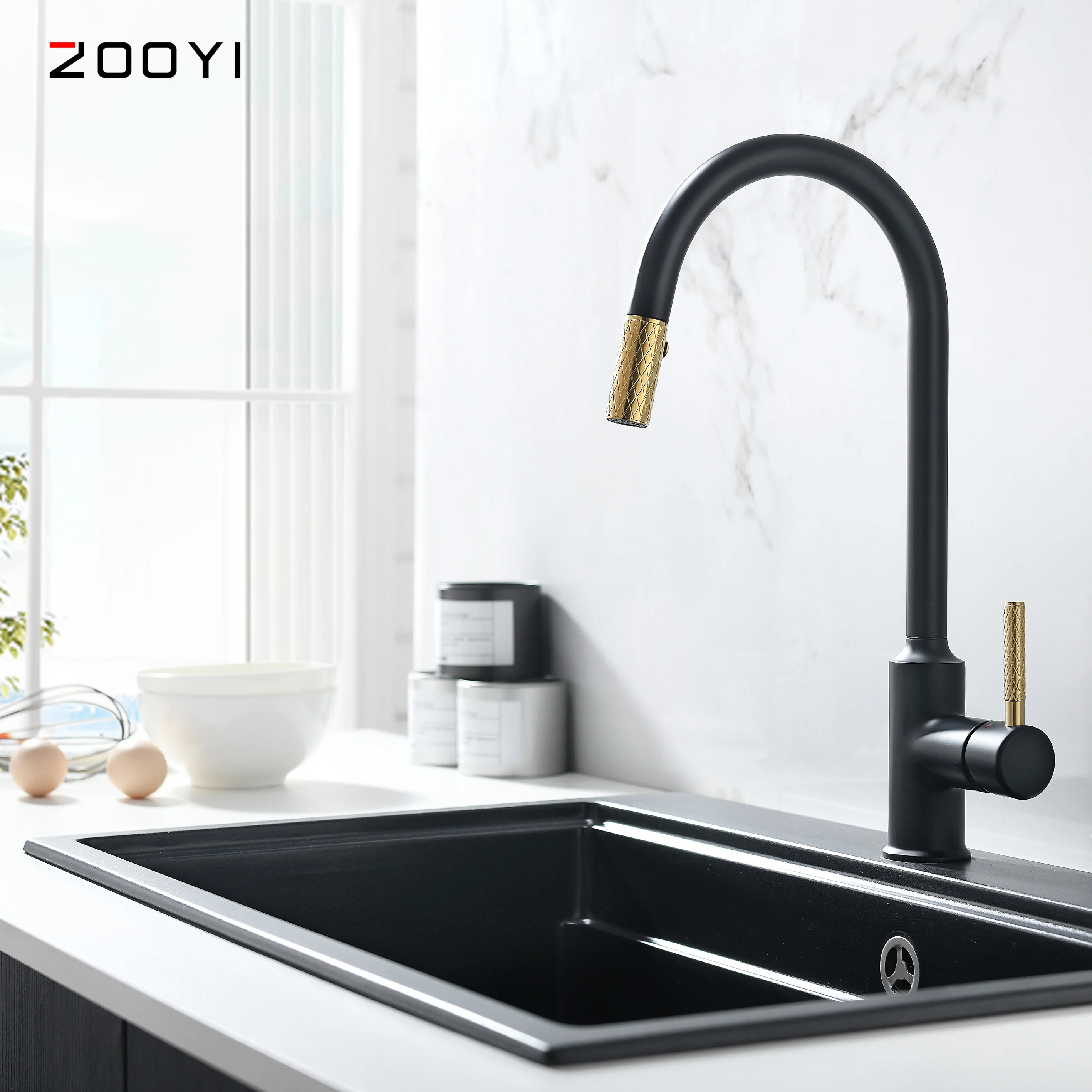 ZOOYI China Factory modern matte black brass kitchen faucet with pull out spray head