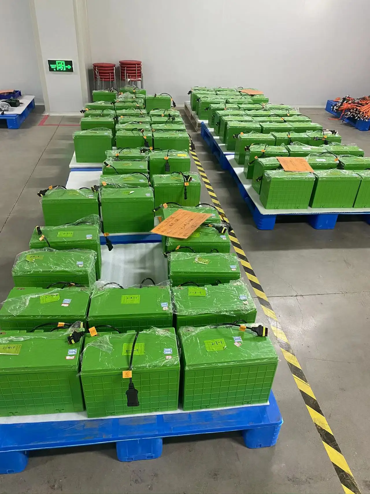 Customized Size And 48v Nominal Voltage 48v 200ah Lifepo4 Battery Pack