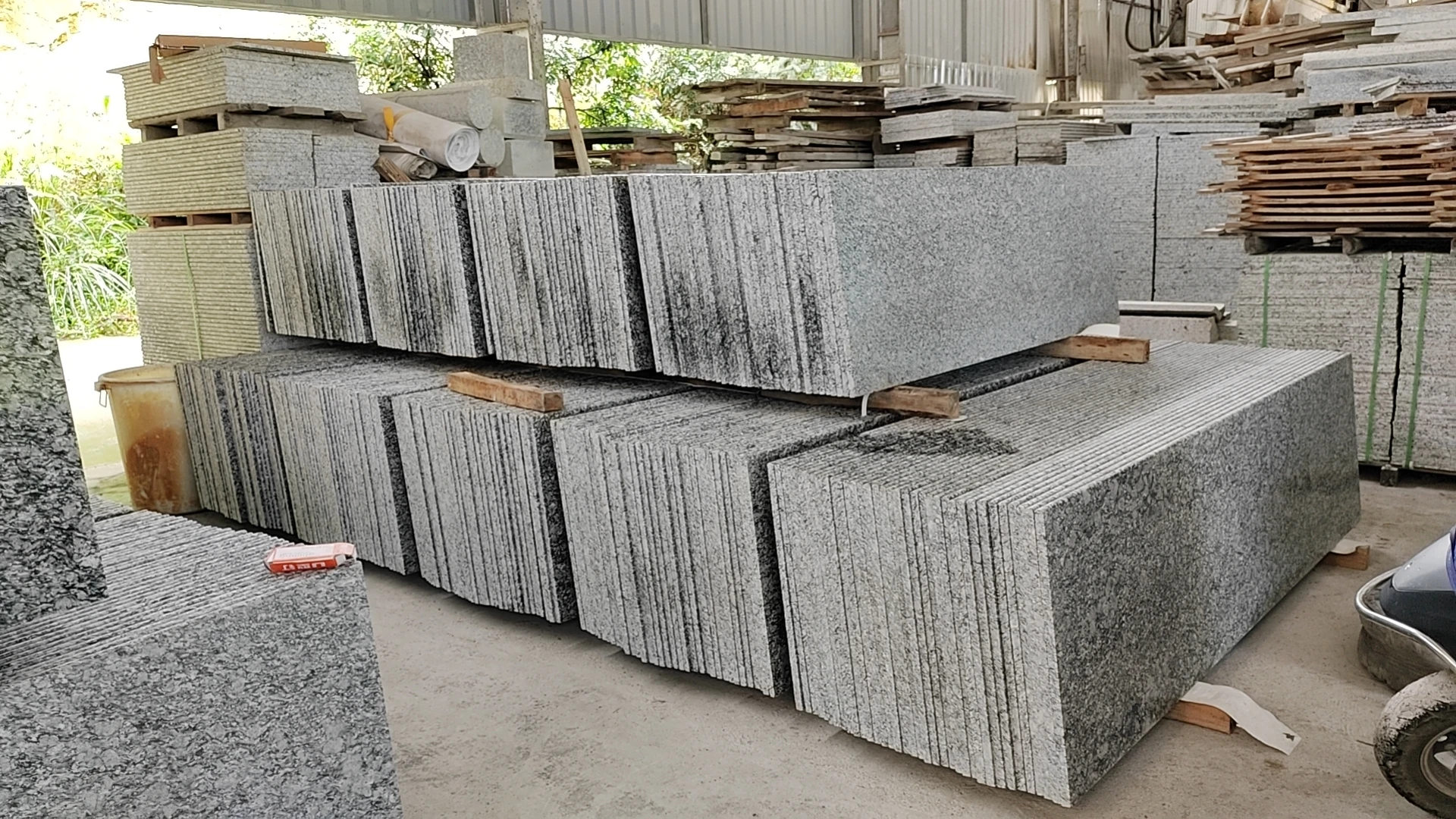 Lowes сборные изделия неправильной формы спрей белые цвета гранитные каменные плиты островные столешницы для кухни