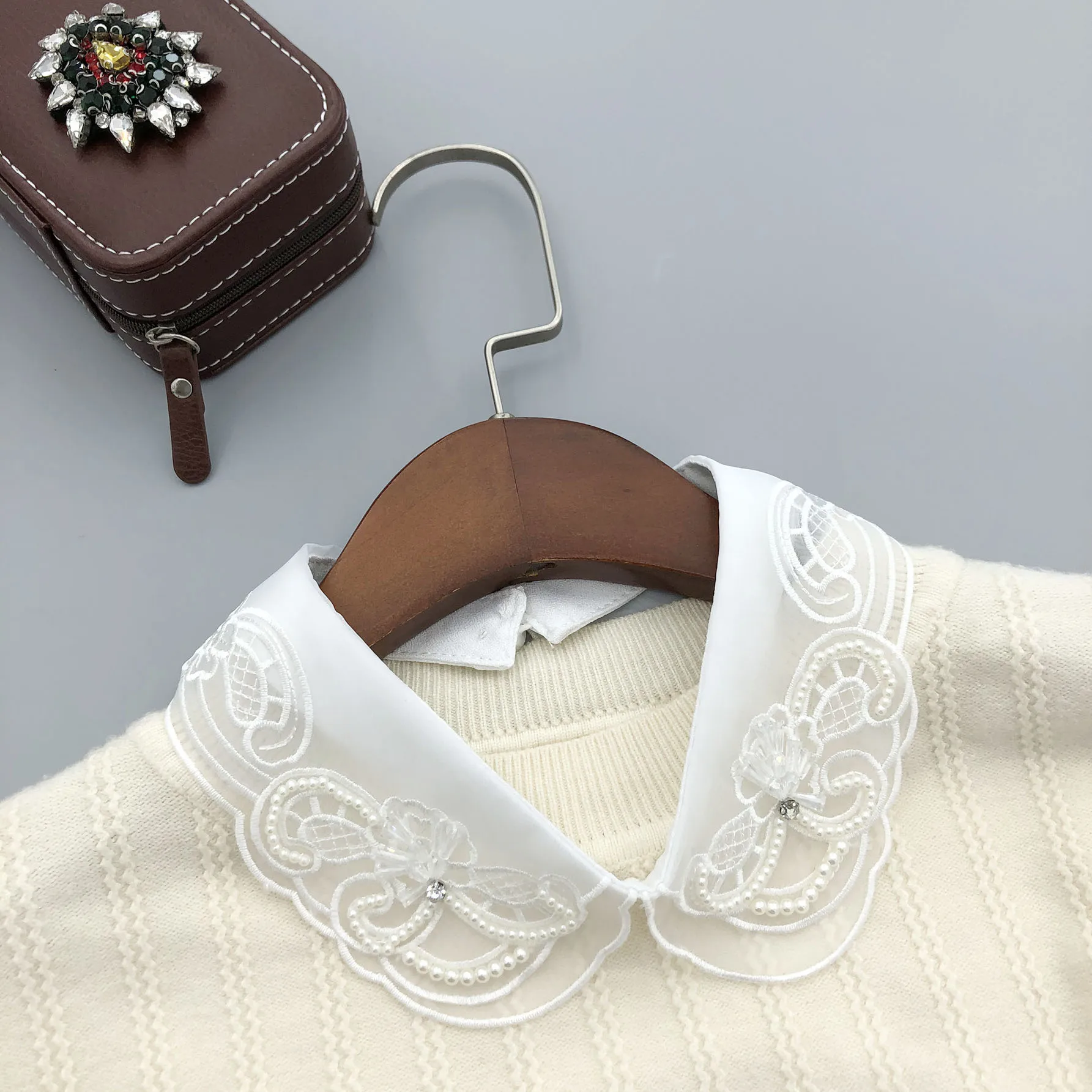 New Style Womens Fashion Lace Neck Wisps Of Flower Around Detachable Handwork Fake Collar