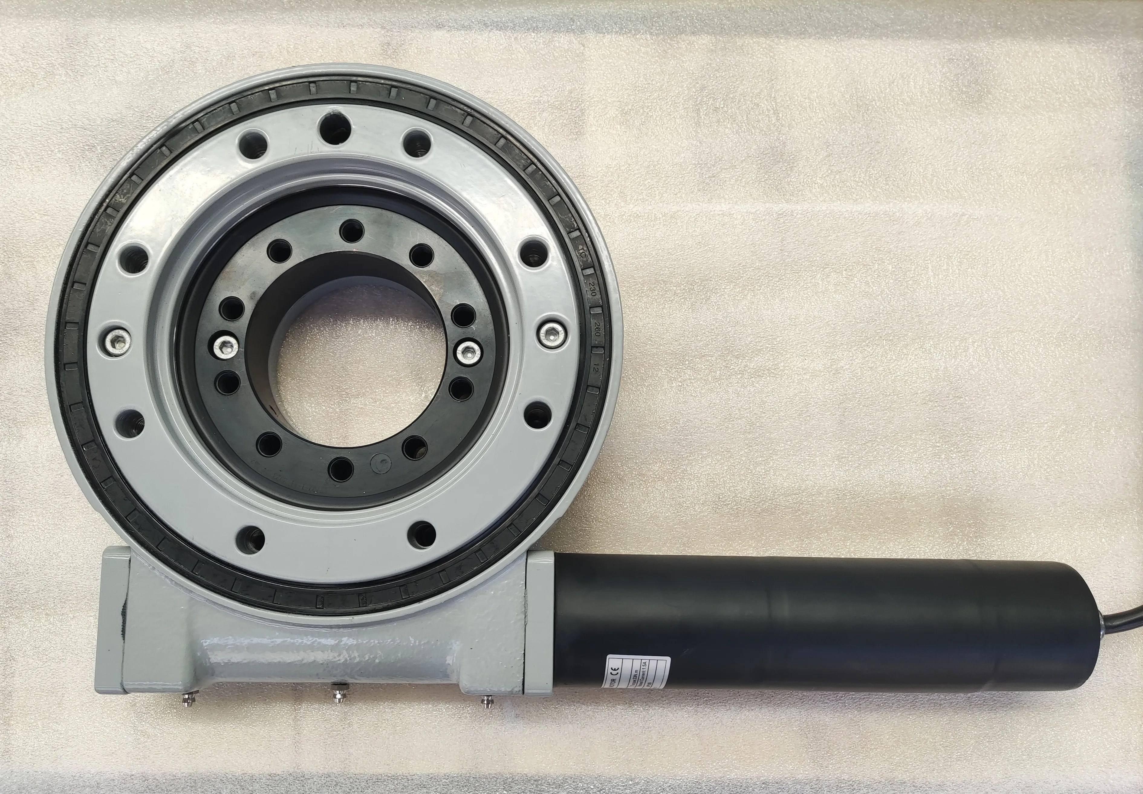 Worm Gear Slewing Drive Se7 Single Axis Used for Solar Tracking System with Electric Motor