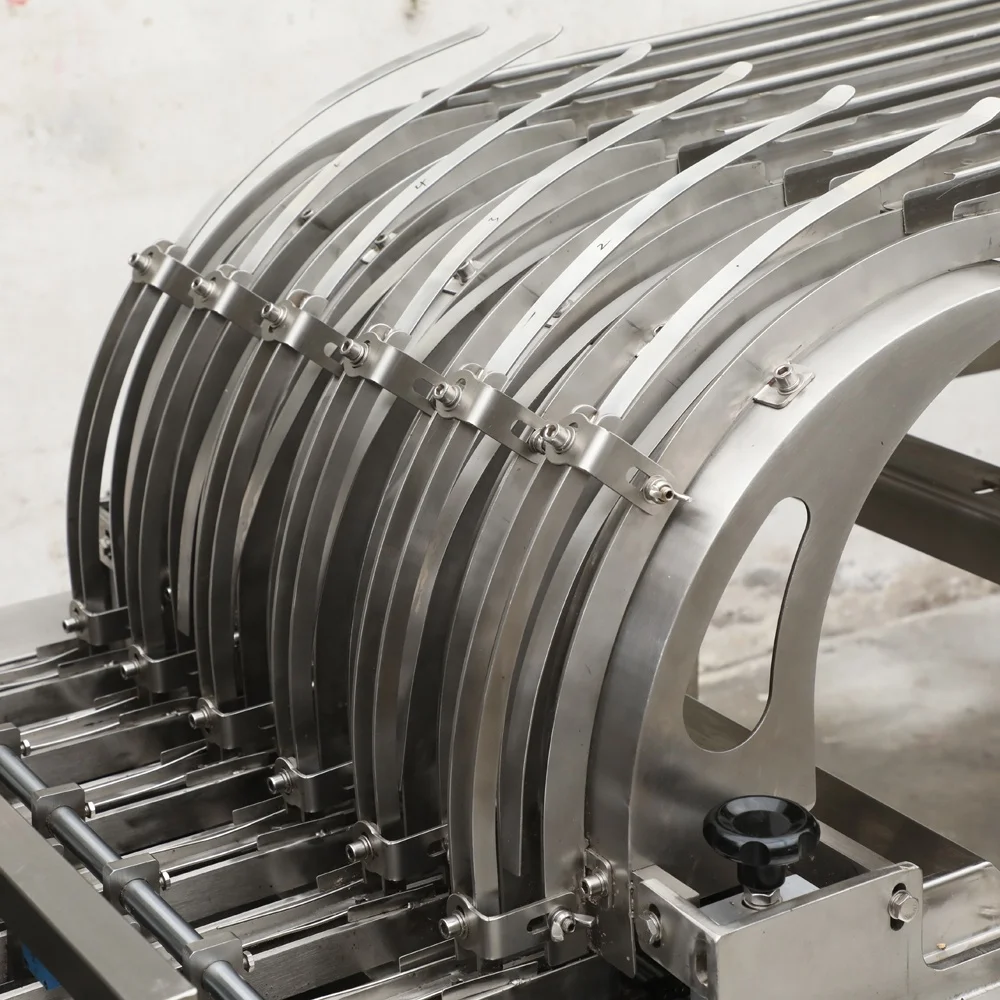 
New design automatic chocolate or jam depositing biscuit making machine 