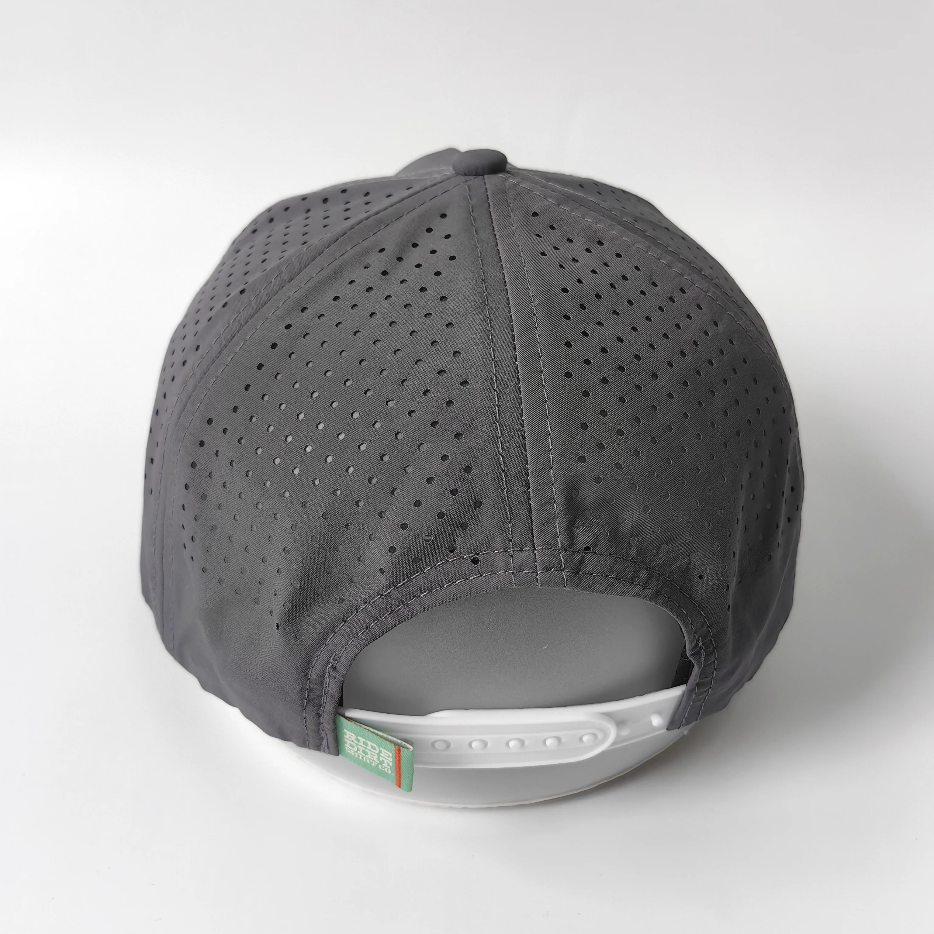 Мужская 5-панельная бейсболка с перфорированной лазерной резкой