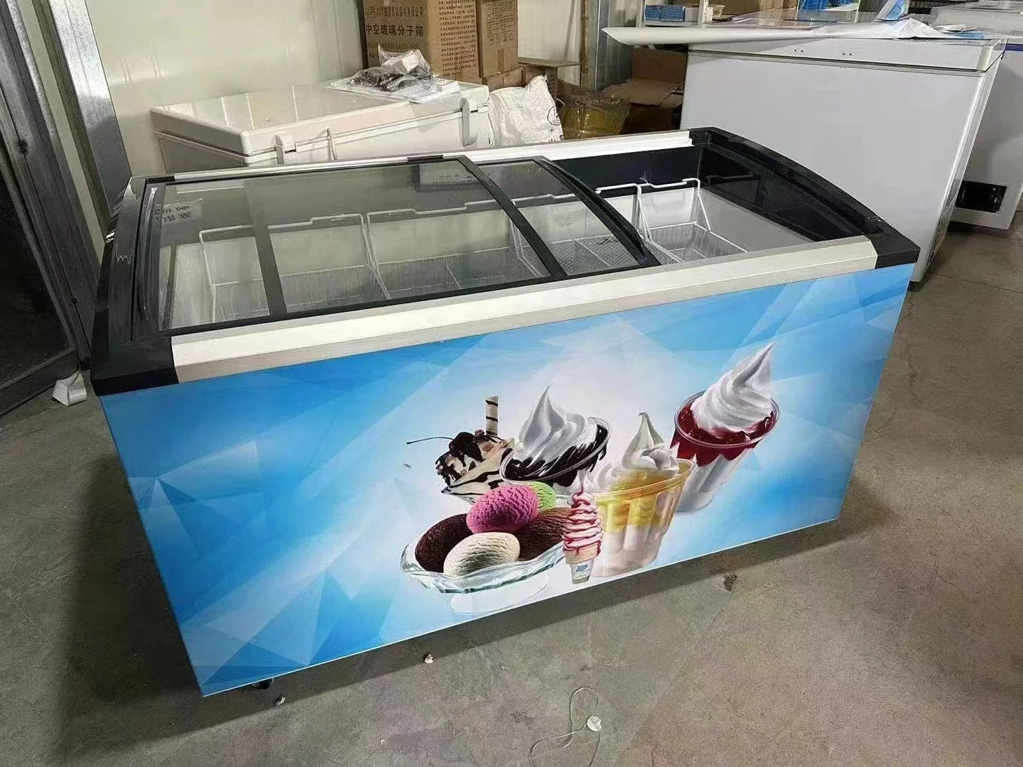 12V / 220V AC&DC  energy 13 cube feet SD/SC-368Y Curved glass door ice cream freezer