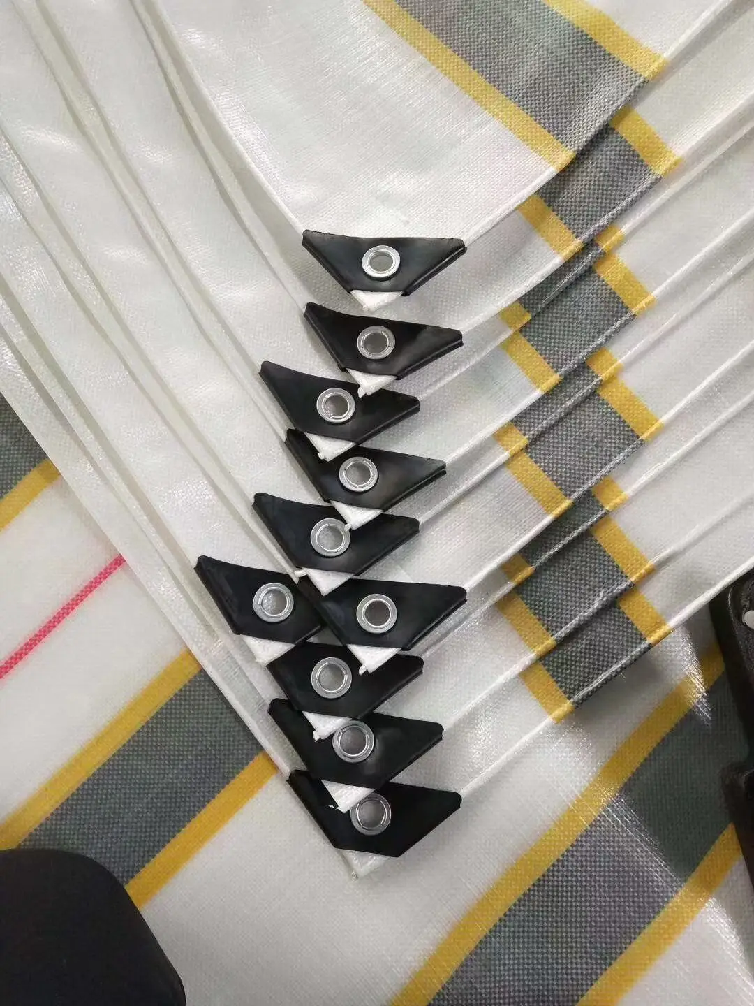 Heavy Duty PE Tarpaulin Fabric Waterproof UV Resistant Tarp with Multilayered Cross Laminated Tarpaulin for Garden/Camping/Patio