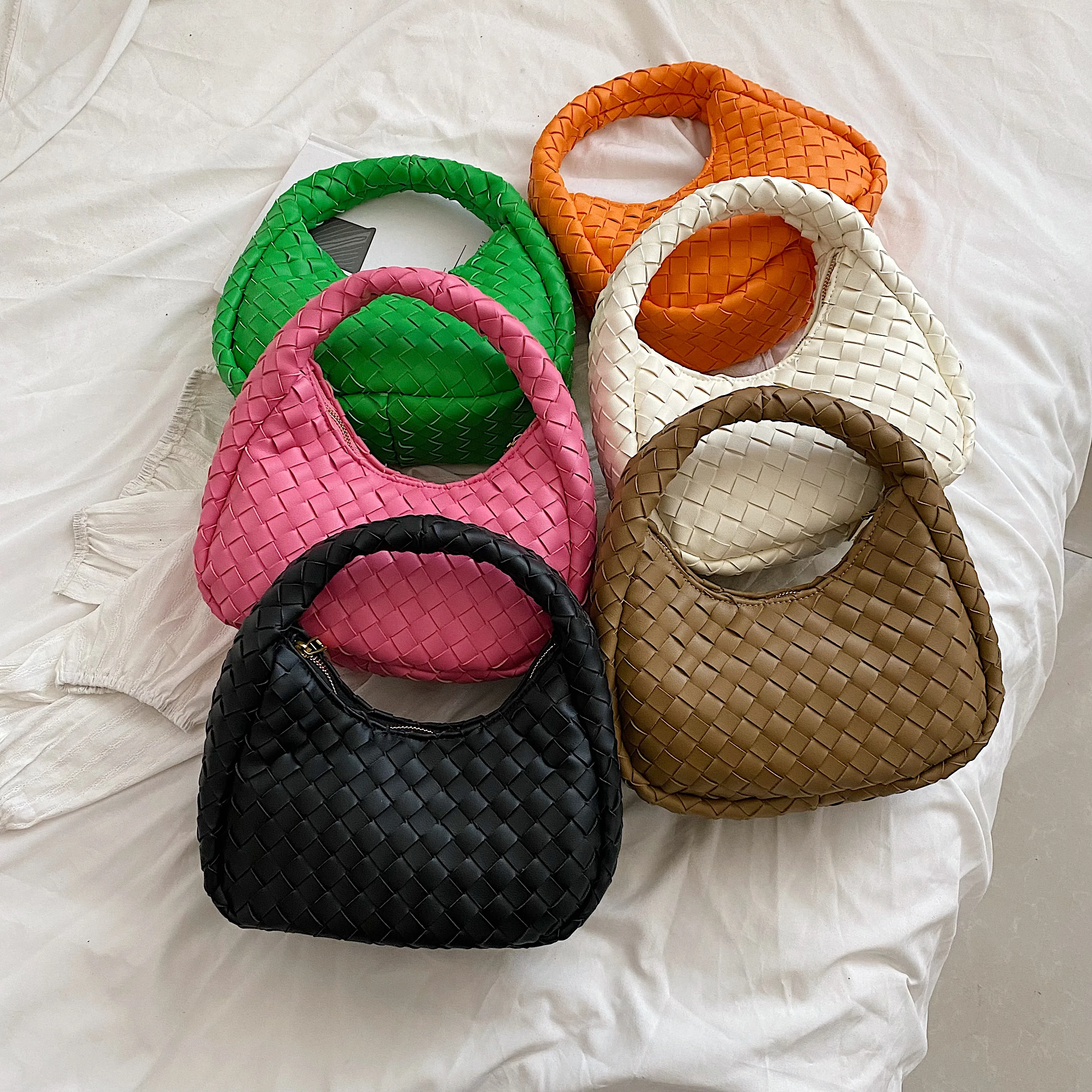 2022 New Half Moon Trendy Mini Tote Bag Handmade Woven Luxury Designer Bag Lady Fashion Purse Handbag