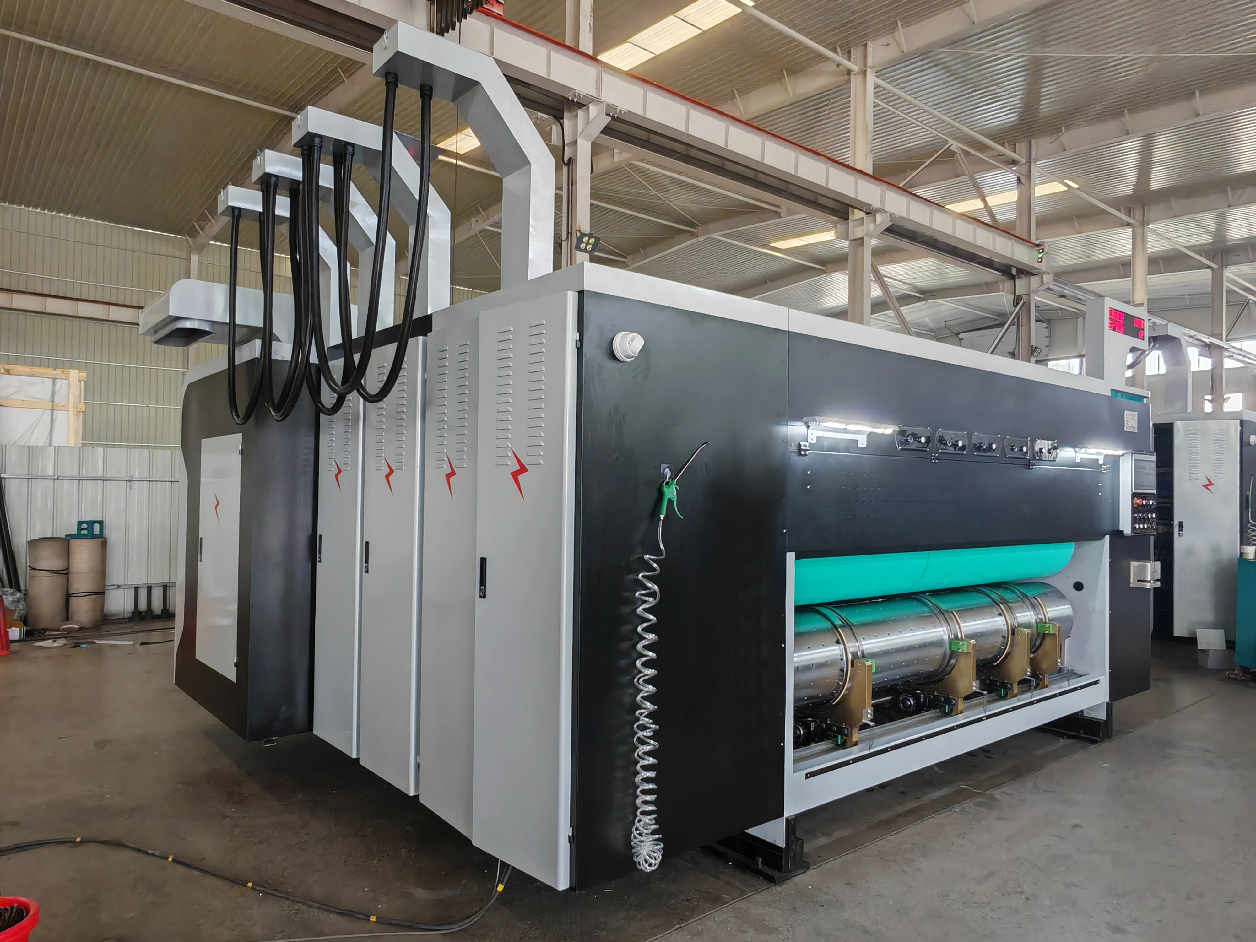 High Quality Corrugated Cardboard Carton Box Flexo Printing Slotting Die-Cutting Machinery Pizza Box Making Machine