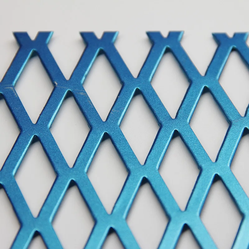 Пробивочное отверстие из низкоуглеродистой стали алюминий нержавеющая сталь декоративная перфорированная металлическая сетчатая пластина для